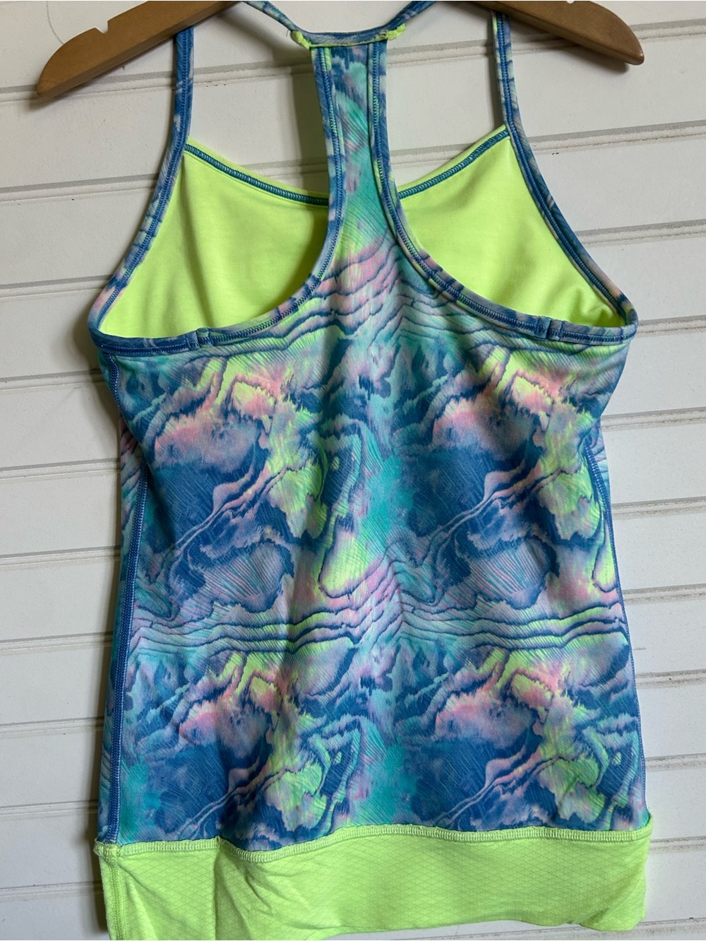 IVIVVA by LULULEMON girls size 8 Tank
